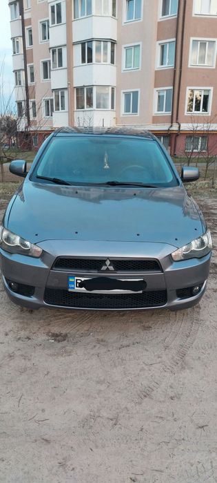 Продаж Мітсубісі лансер 10