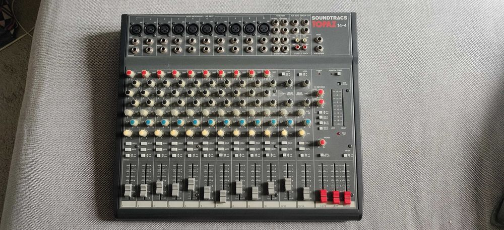 Mesa mistura Soundtracs Topaz 14-4