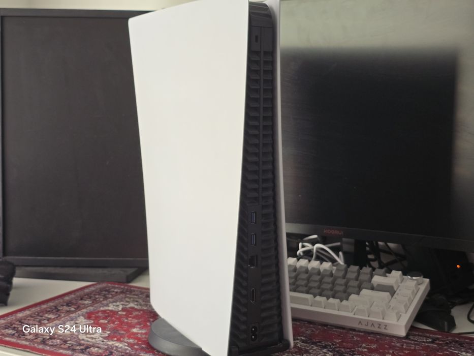 Playstation 5, вживана, з 2 джойстиками