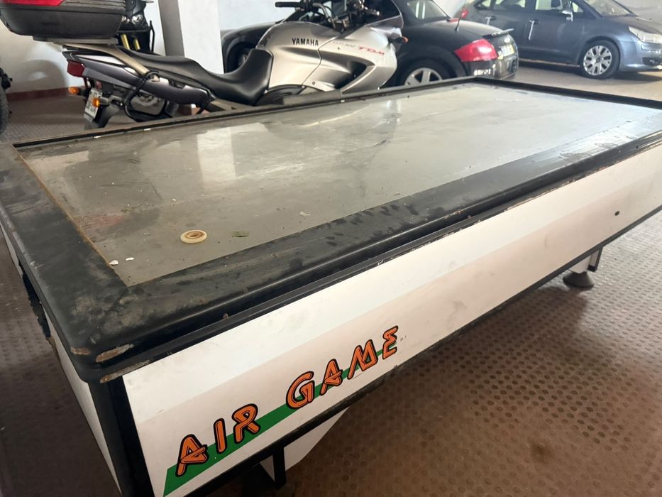 Mesa air game - air hockey