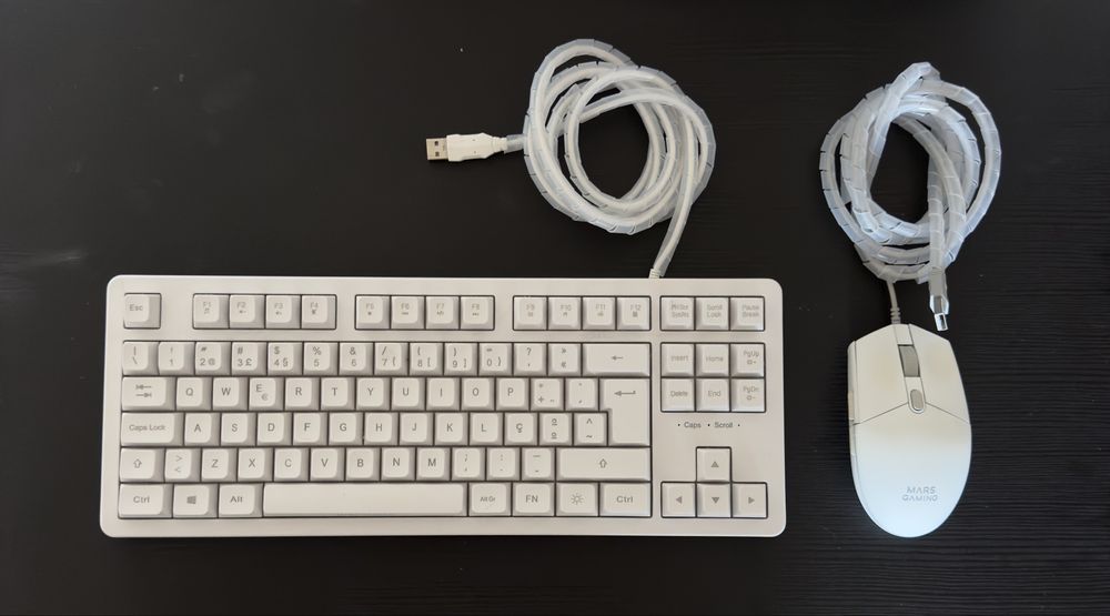 Mouse e teclado gamer (MARS GAMING RGB)