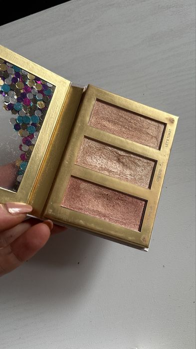 Paleta rozświetlaczy PUR Sparkle and Shine Bright 3 kolory: