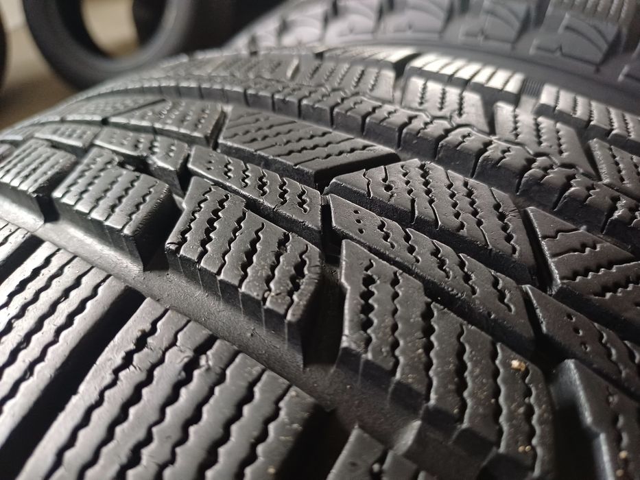 Opony zimowe  Firemax 195/65/15 2sztuki 18/19r