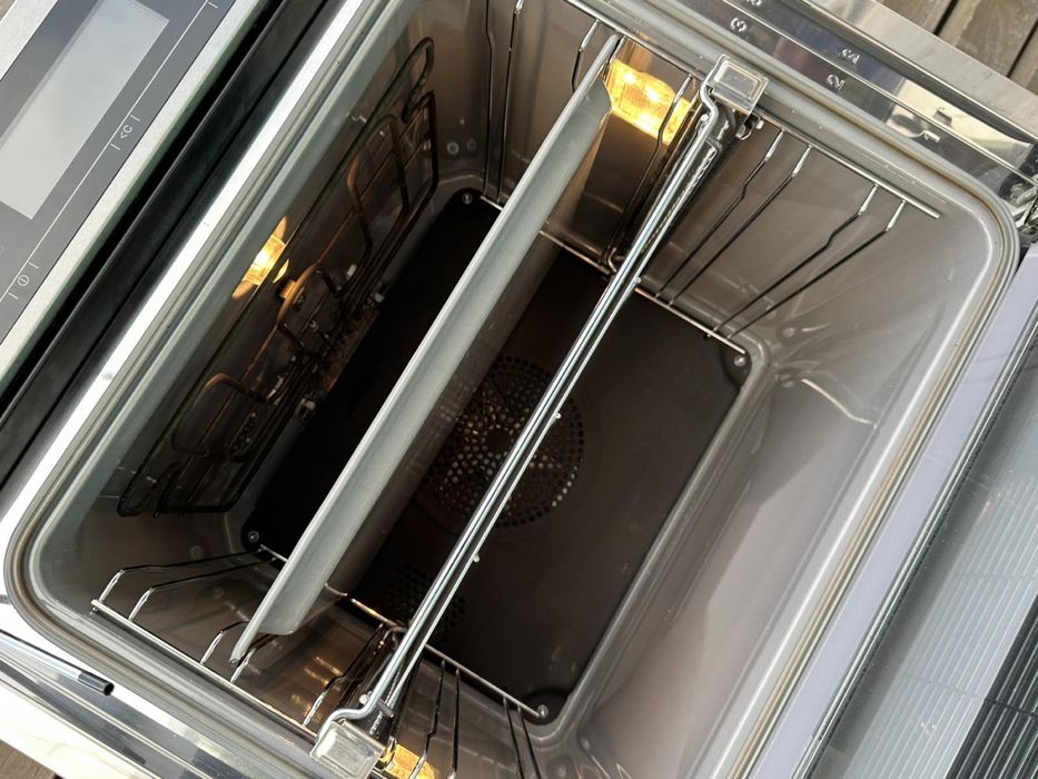 Багатофункціональна духова шафа Miele H5681B