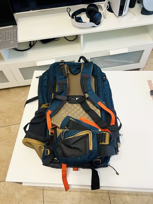 Vendo Mochila Quechua Escape de 70L + oferta de Deposito/Agua 3L