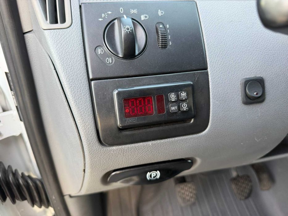 Mercedes-Benz Vito 109 CDI Isotérmica com Frio