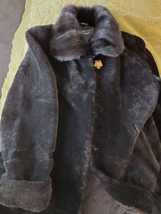 Продам шубу, овчинка з норковим воротником