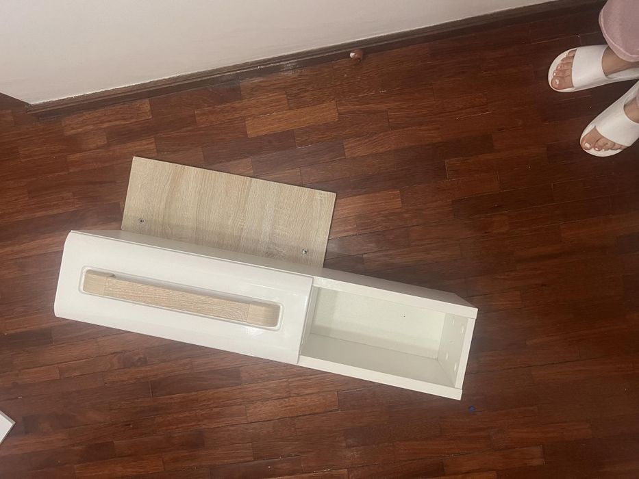 Móvel de entrada com espelho