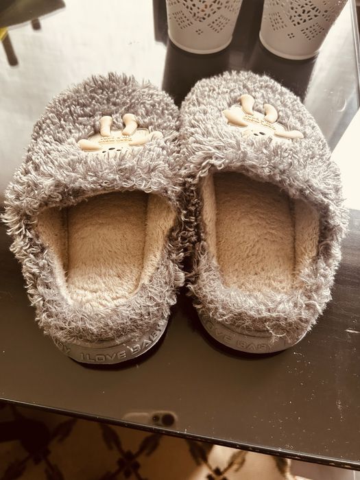 Bonitos chinelos de quarto