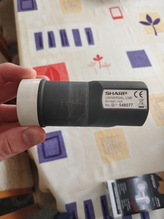 Konwerter satelitarny Sharp