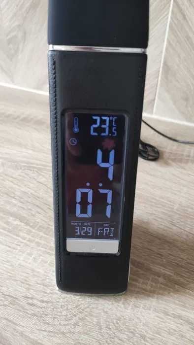 Lampka lampa LED 7W z wyświetlaczem Zegar Data Budzik Temperatura