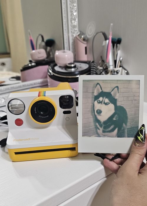 Polaroid Now (yellow)