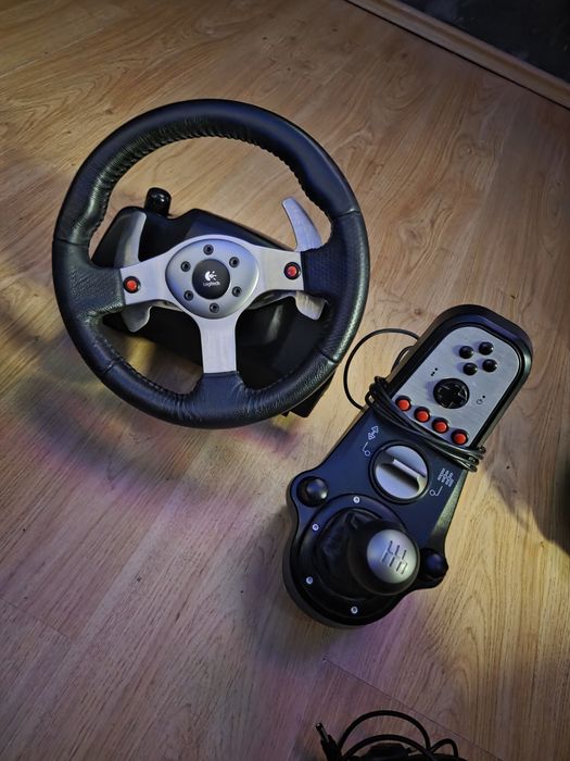 Sprzedam Logitech g25