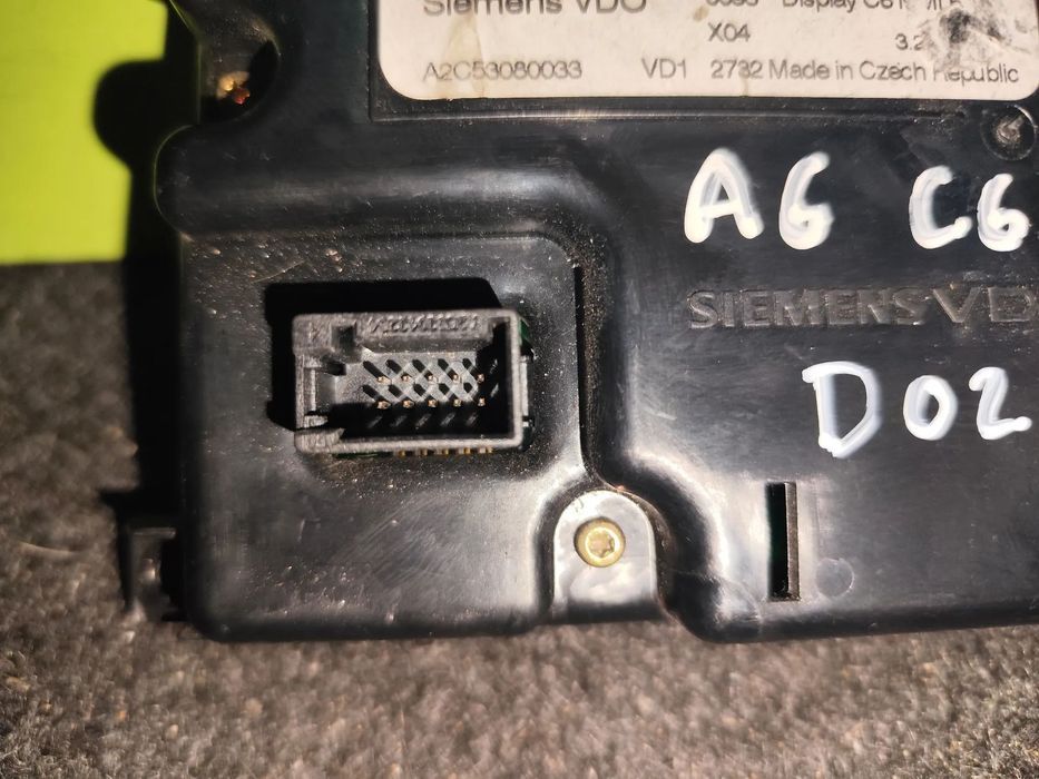 AUDI A6 C6 DISPLAY RADIO - D026