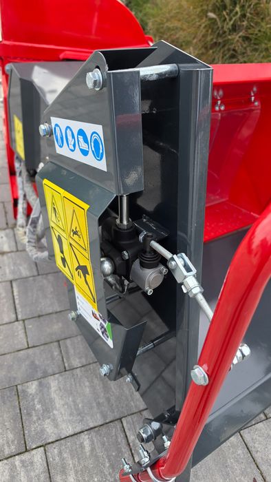 4FARMER BX52R - rębak do sadu i gospodarstwa z własną pompą