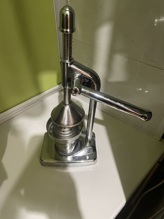 Продам соковыжималку для гранат