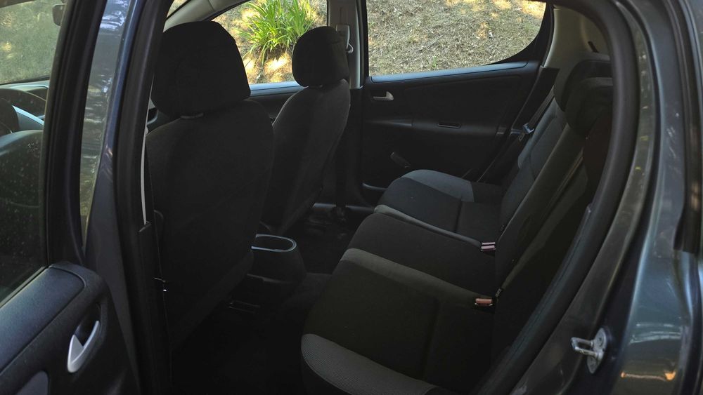 Peugeot 207 1.4 HDI *IUC Antigo* 5 Lugares
