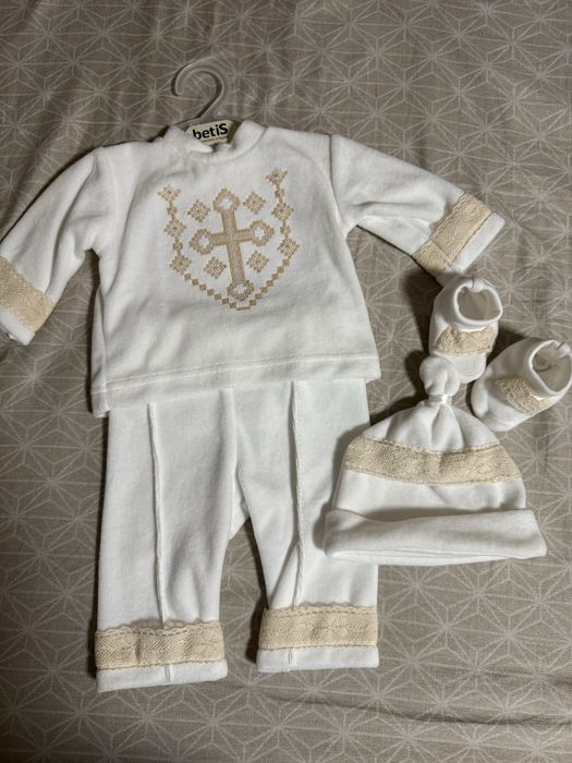 Продам костюм для хрещення