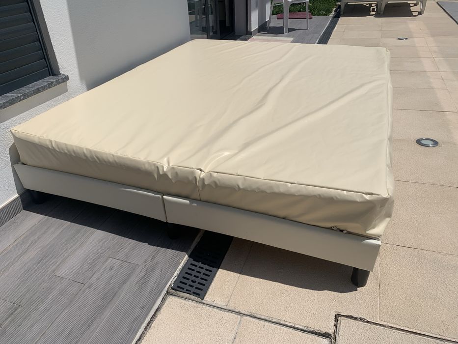 Cama de jardim- estrado, colchão e capa