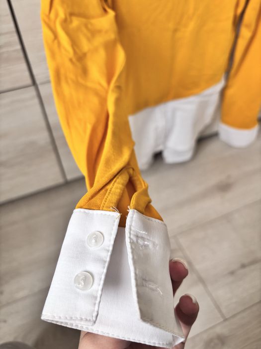 Блуза жіноча жовтого кольору .