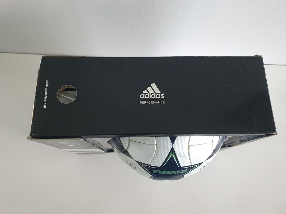 Piłka meczowa UCL Finale 8 Champions League matchball ball OMB