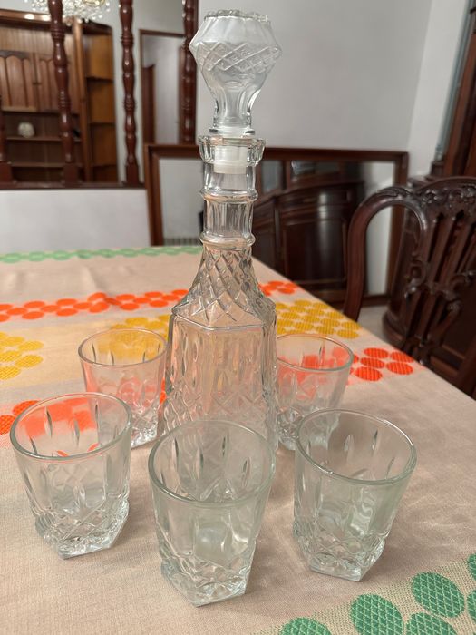 Garrafeira com copos