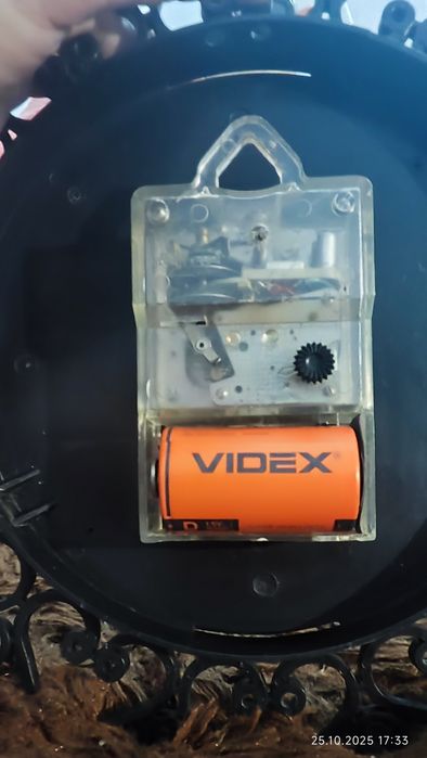 Годинник настільний,настінний