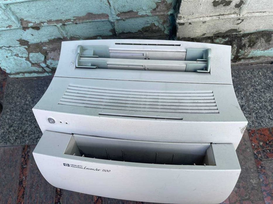 Лазерний принтер  HP LaserJet 1100 — лазерний, робочий