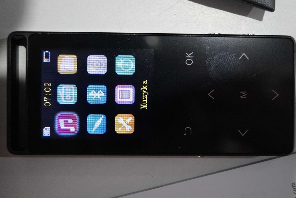 1763 Przenośny mini odtwarzacz MP3 MP4 MUSRUN 32GB bluetooth metalowy
