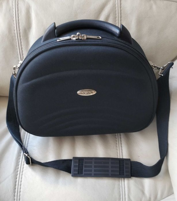 Podróżny kuferek na kosmetyki Avon