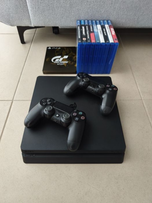 PS4 Slim 1TB + 10 Jogos + 2 comandos