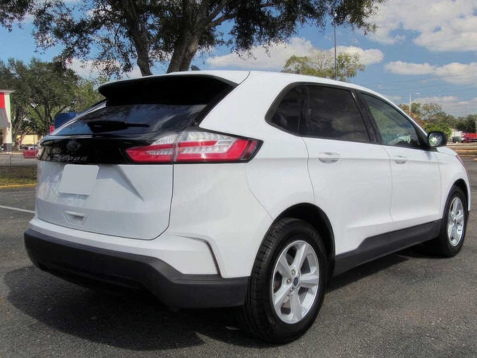 Ford Edge SE      2021
