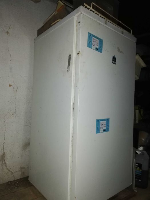 Frigorifico a trabalhar. 3 unidades.