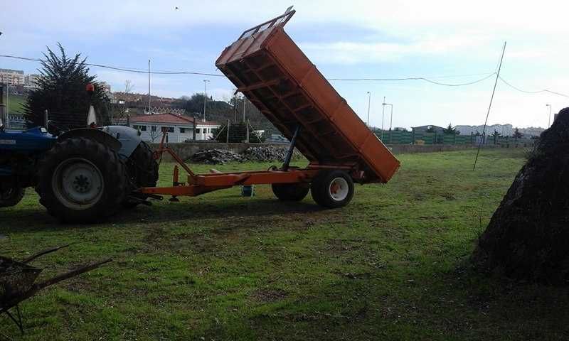 Reboque tri-basculante Galucho 5 ton