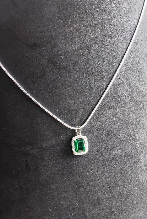 Fio em Prata 925 com Esmeralda certificada