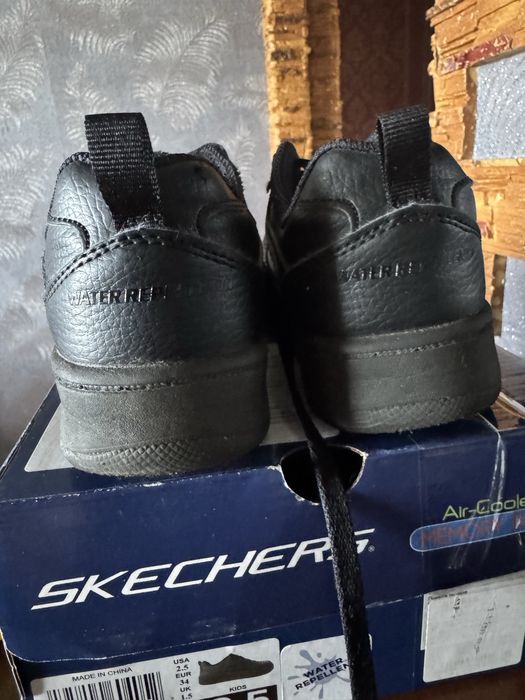 Чорні кели Skechers