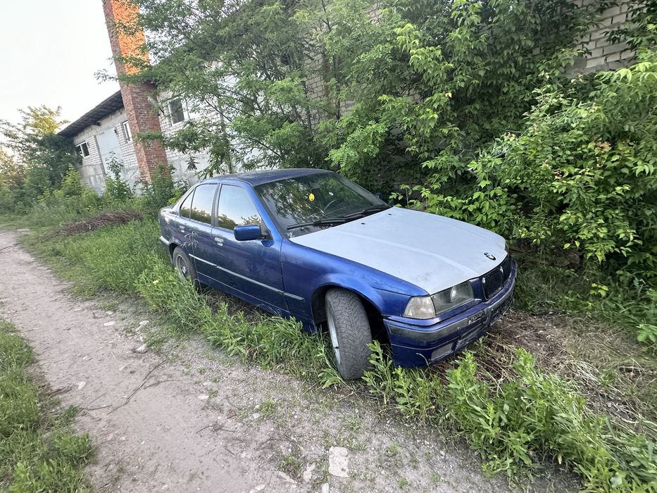Продам BMW E36 1.8 бензин механіка