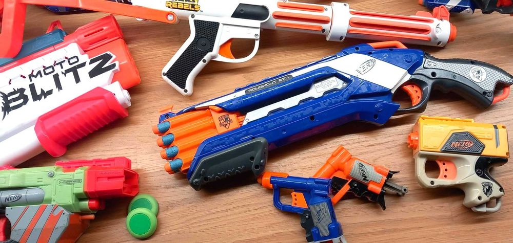 NERF: lote 12 armas e alvo