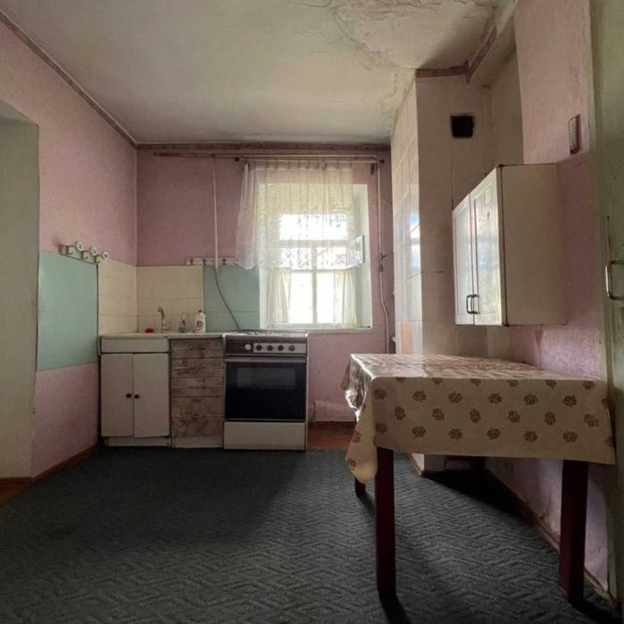 Продається частина будинку з окремим двориком