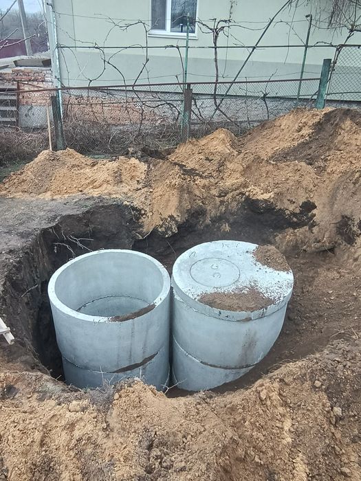 Бетоні кільця креничні та каналізації різних розмірів.