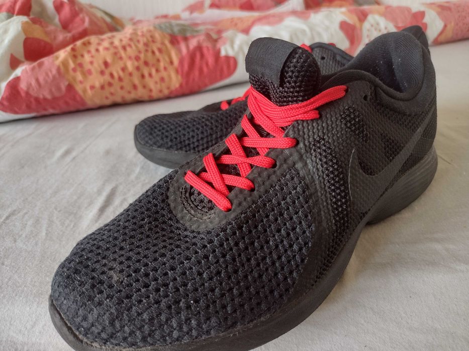 Buty NIKE - Revolution 4 Eu . Rozmiar 38.5