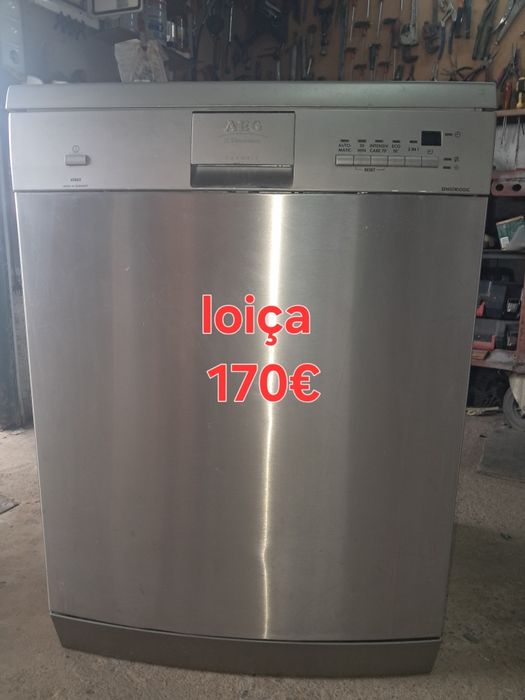 Várias máquinas de lavar loiça