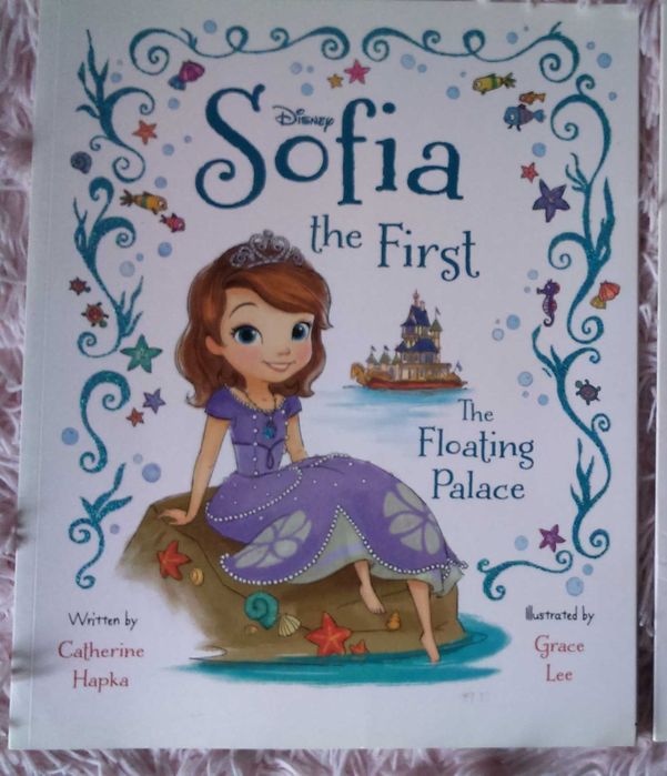 Дитяча книга англійською  про принцесу Софію  "Sofia the First "