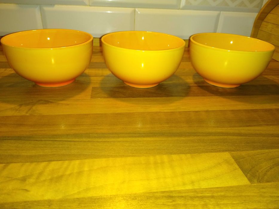 Zestaw naczyń porcelanowych - talerze+miski