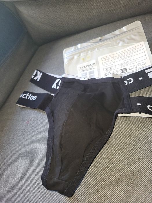 Super wygodne seksi stringi z kieszonką