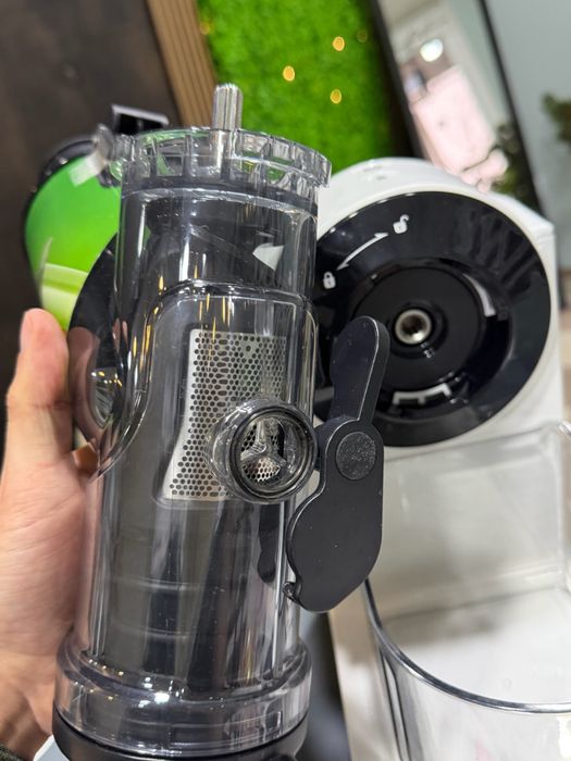 Соковыжималка Philips HR1888/80, центрифужная 140Вт, 1л, белая