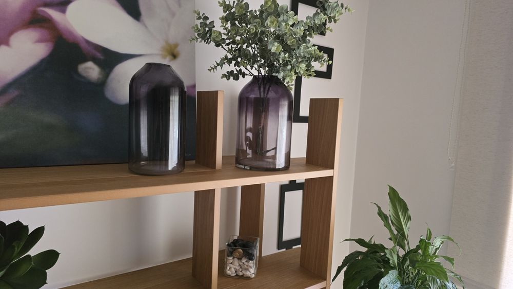 Estante de Madeira - Design Moderno e Aberto