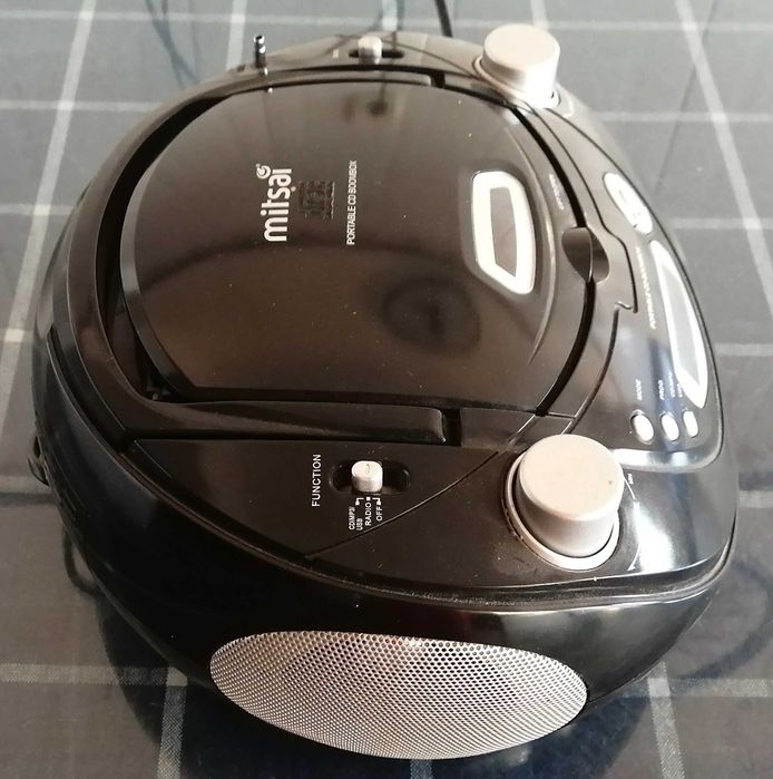 radio cd usb so funciona o radio