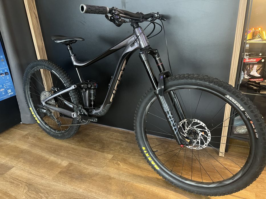 Rower enduro Giant reign downhill