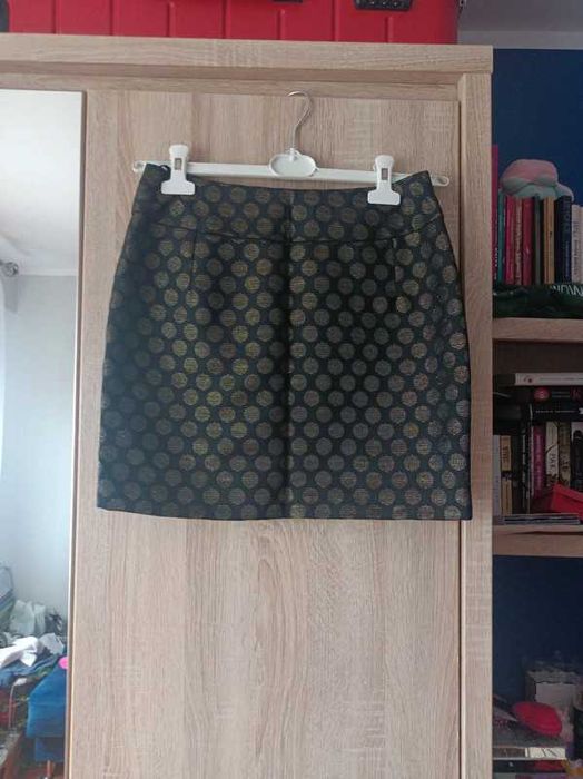 Nowa czarna spódnica